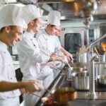 2 mil vagas para AUXILIAR DE COZINHA salarios de ate