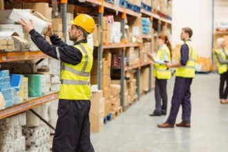 Multinacional abre vagas para Auxiliar de Almoxarifado R 207273.webp.jpeg