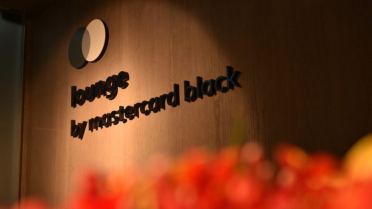Sala VIP Mastercard Black - Aeroporto Internacional de Guarulhos, São Paulo.