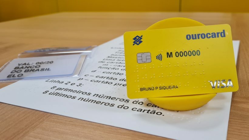 1712761653 Banco do Brasil lanca primeiro cartao totalmente impresso em braile.jpeg