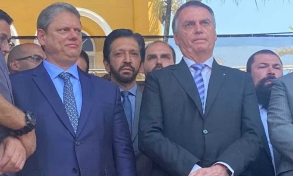 Bolsonaro almoca com Nunes Tarcisio e ex Rota para discutir vice.jpg