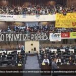 Deputados aprovam terceirizacao das escolas publicas no Parana por 39.jpg