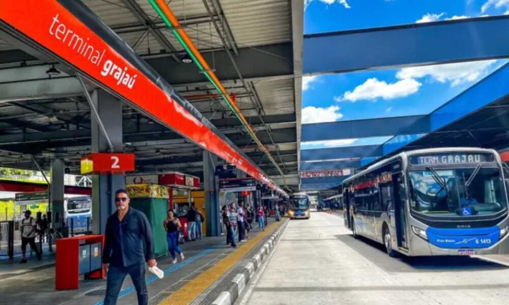 Greve dos onibus em SP sindicato aprova paralisacao nesta sexta feira.jpg