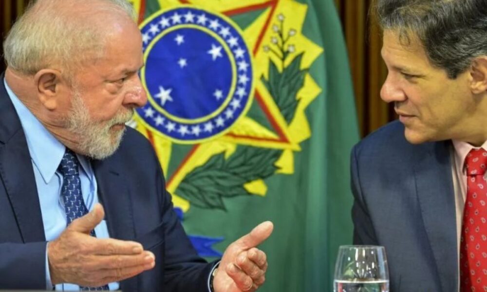 Lula promete manter Haddad fortalecido enquanto estiver no poder.jpg