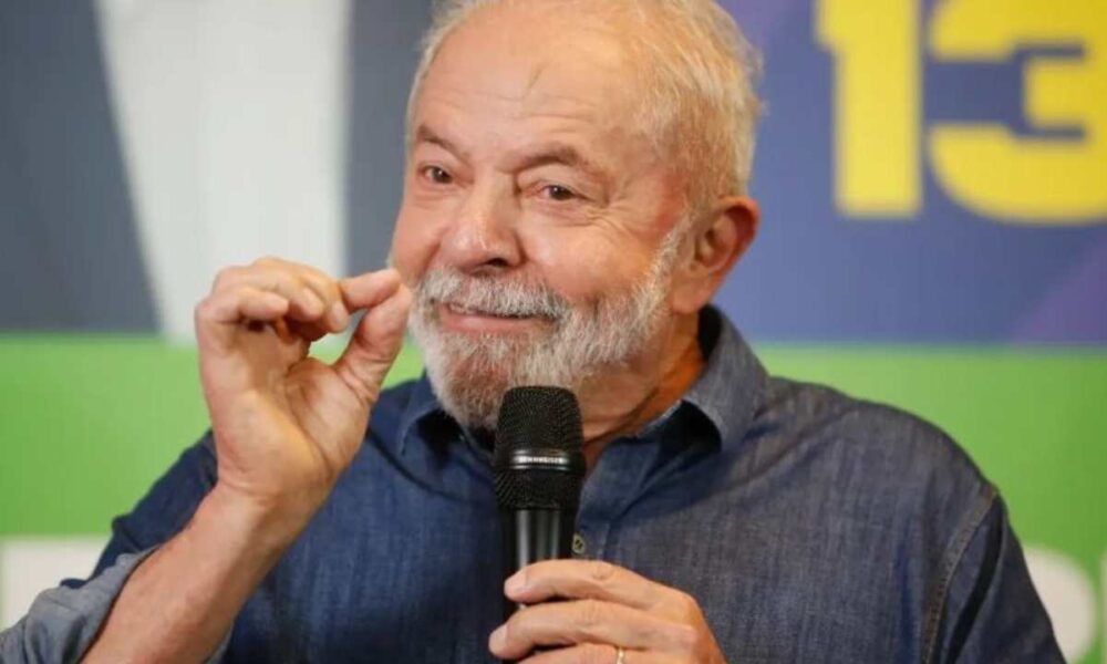 Lula vai a ato do PT em BH mas afaga.jpg