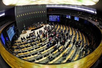 Senado deve votar nesta terca retomada da taxacao de compras.jpg