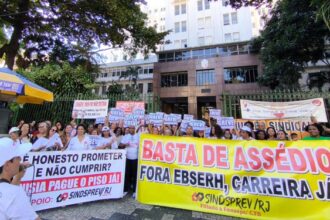 Servidores da saude protestam em massa contra medidas do Governo.jpg