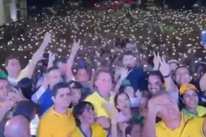 Bolsonaro e recebido por multidao no Para.jpg