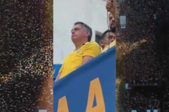 Bolsonaro reune multidao em ato em Niteroi e critica governo.jpg