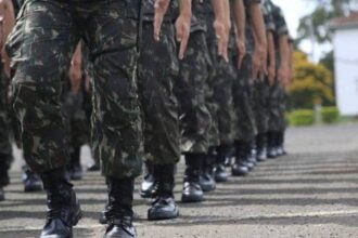 Exercito anuncia compra de 420 blindados por R 14 bilhao.jpg