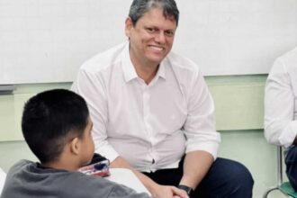 Governador Tarcisio celebra conquista de 127 mil alunos da rede.jpg