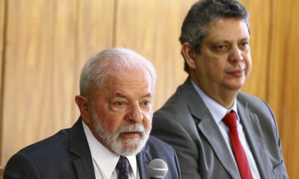 Lula da bronca em ministro e diz que ele precisa.jpg