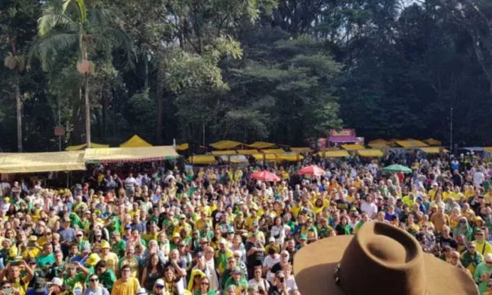 Manifestacoes em SP e BH Populacao protesta contra politicas de.jpg