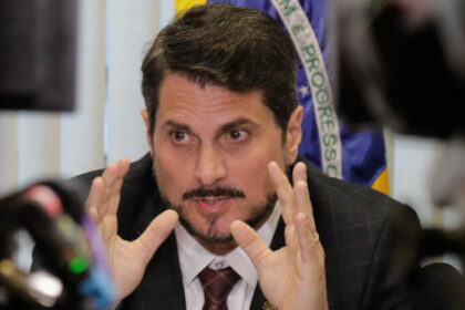 Marcos do Val expoe investigacao do delegado sobre Bolsonaro o.jpg