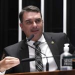 Montanha pariu um rato diz Flavio Bolsonaro sobre audio de.jpg