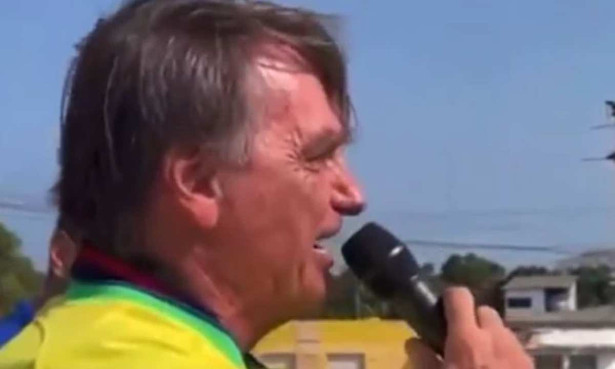 Bolsonaro e atacado por abelhas e locutor brinca com a.jpg