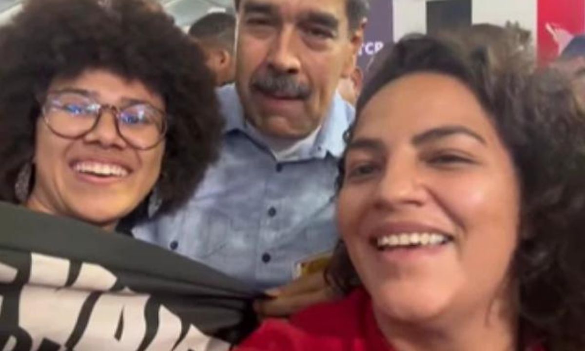 Deputada do PT se encontra com Nicolas Maduro na Venezuela.jpg