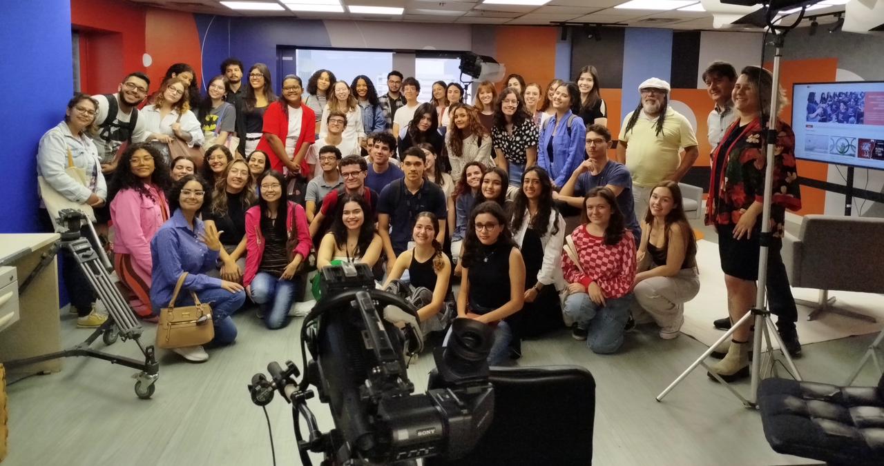 estudantes-de-jornalismo-da-usp-visitam-a-tvt-estudantes-da-eca-usp-na-tvt-tvt-news