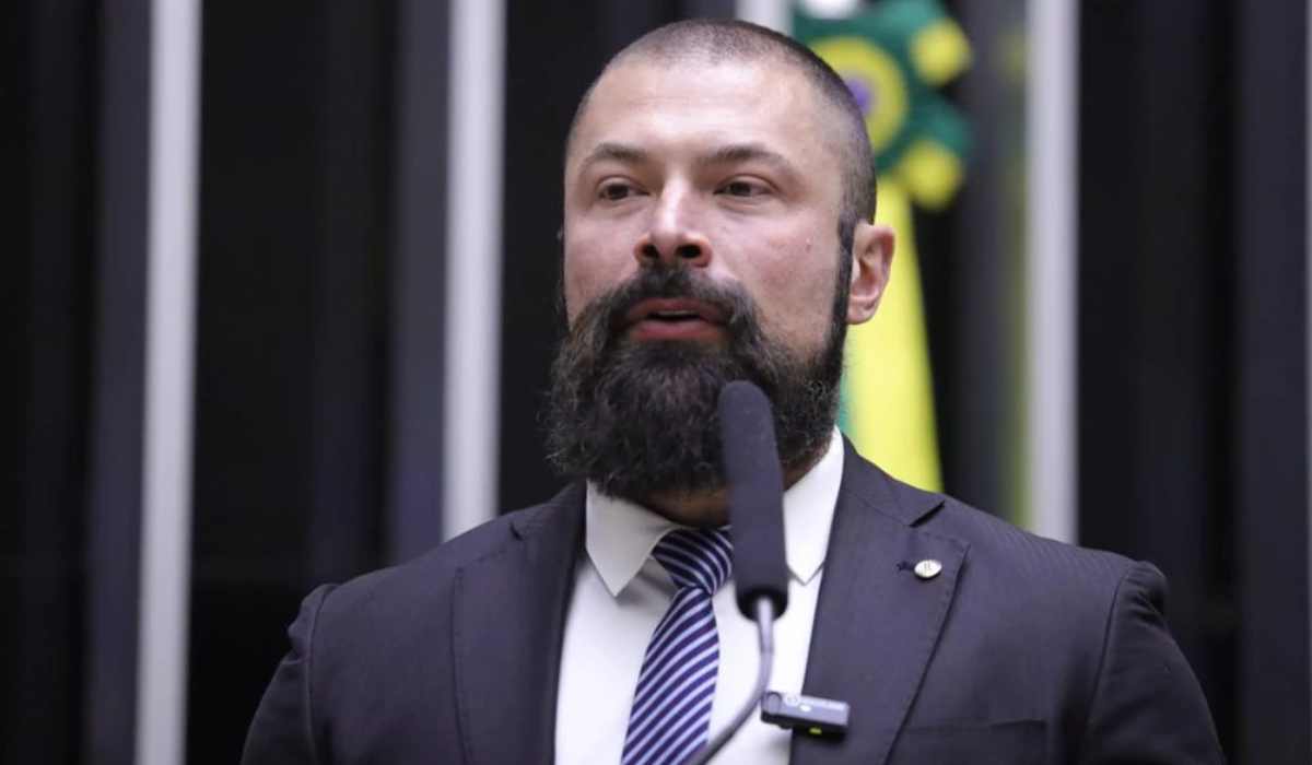 Hino Deputado denuncia Boulos apos uso de linguagem neutra.jpg