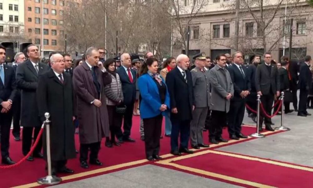 Lula e vaiado durante evento oficial em Santiago Chile Veja.jpg