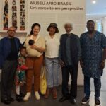 nobel-de-literatura-nigeriano-wole-soyinka-visita-museu-afro-escritor-nigeriano-2o-da-direita-para-esquerda-e-nobel-de-literatura-e-defensor-dos-direitos-humanos-tvt-news