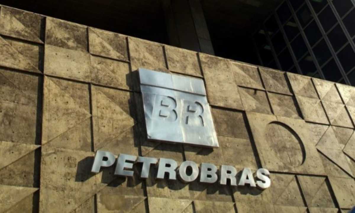 Petrobras reporta prejuizo de R 26 bilhoes no segundo trimestre.jpg