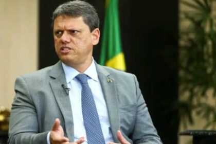 Tarcisio cancela aposentadoria e demite policiais ligados ao PCC.jpg