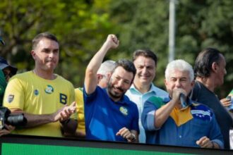 A VIRADA Candidato de Bolsonaro Daniel Martini PL SP encosta em.jpg