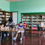 bienal-tem-campanha-a-favor-da-biblioteca-escolar-e-antirracista-campanha-em-favor-da-universalizacao-das-bibliotecas-escolares-foto-de-rdne-stock-project