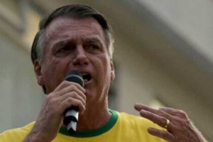 Bolsonaro diz que Senado precisa por freio em Moraes em.jpg