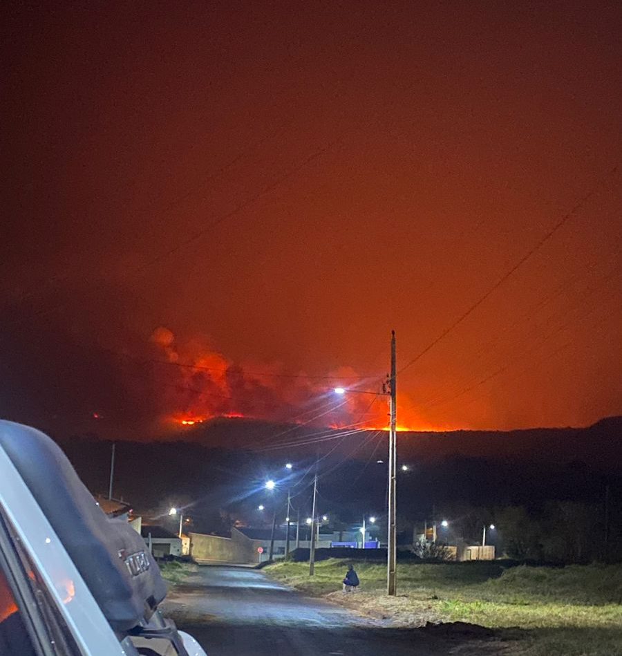 cerrado-é-o-segundo-bioma-que-mais-sofre-com-as-queimadas-no-brasil-incendio-registado-em-quirinopolis-goias-foto-anna-clara-de-oliveira-carvalho-tvt-news