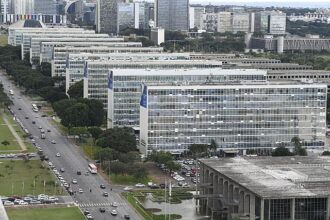 Governo deve publicar nesta terça-feira, 30, um decreto detalhando quais ministérios serão alvo do congelamento de R$ 15 bilhões no Orçamento | Foto: Edilson Rodrigues/Agência Senado