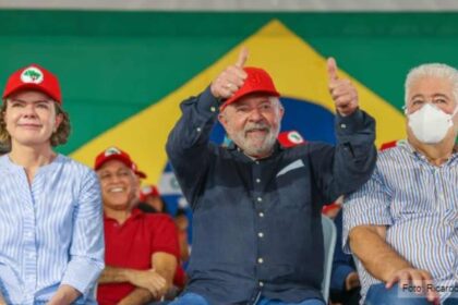 Governo Lula tem planos para homenagear o MST no desfile.jpg