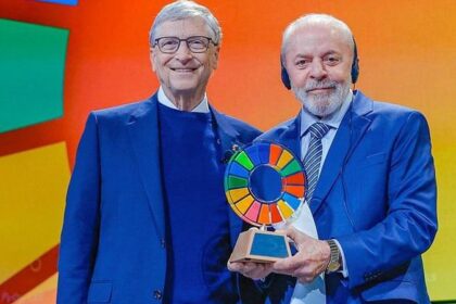 Lula recebe premio de Bill Gates por atuacao no combate.jpeg