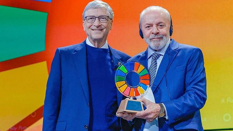 Lula recebe premio de Bill Gates por atuacao no combate.jpeg