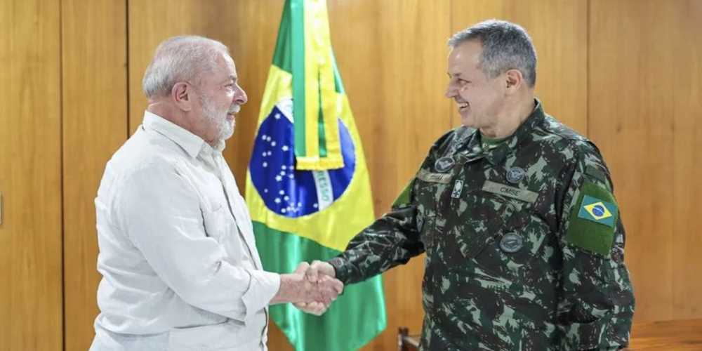 Lula sugere mobilizacao de recrutas militares para enfrentar incendios.jpg