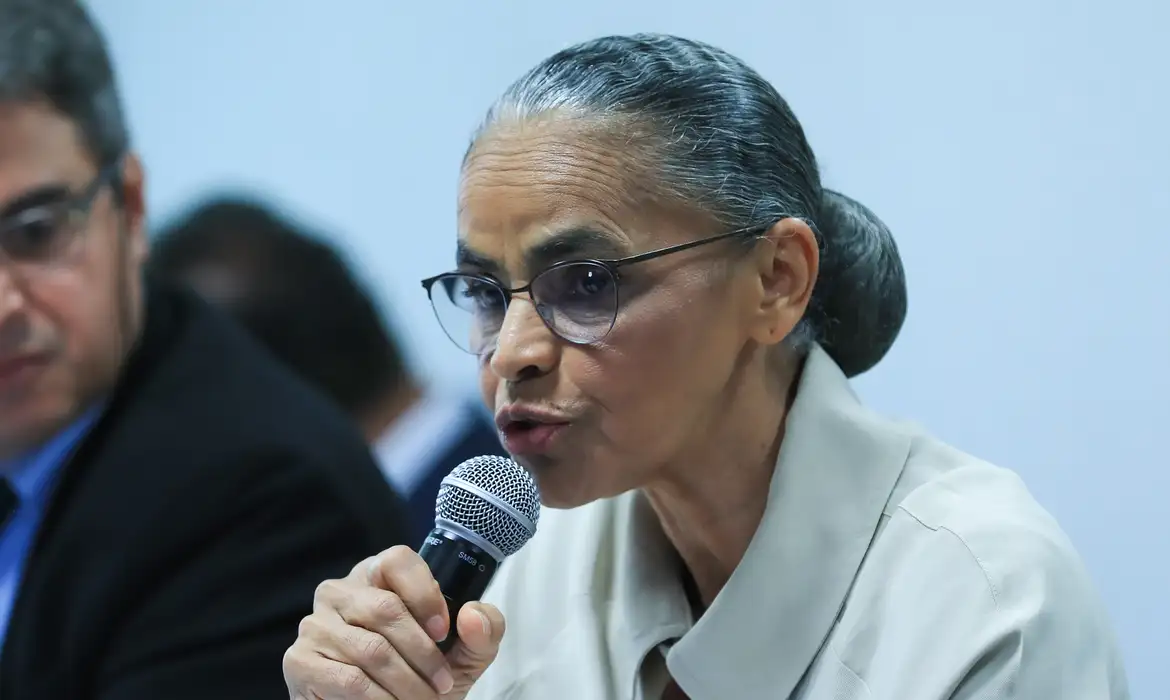 marina-silva-diz-que-brasil-vive-um-