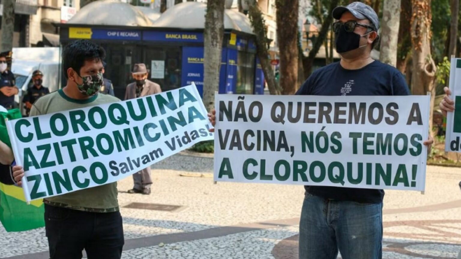 Mentiras sobre vacinas cresceram 290 durante pandemia e Bolsonaro.jpg