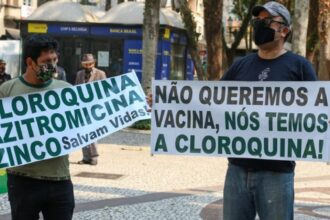 Mentiras sobre vacinas cresceram 290 durante pandemia e Bolsonaro.jpg