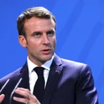 Parlamento frances aprova debate sobre destituicao de Macron.webp.webp