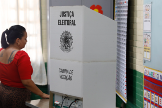 nove-capitais-tem-taxa-de-abstencao-maior-do-que-os-votos-no-segundo-colocado-o-numero-de-eleitores-que-escolheram-a-abstencao-ficou-acima-que-a-quantidade-de-votos-dos-segundos-colocados-de-nove-capitais-brasileiras-foto-reproducao-alejandro-zambrana-tse-tvt-news