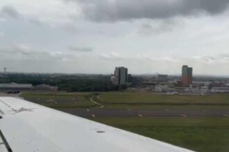 Apos cinco meses fechado aeroporto de Porto Alegre retoma operacao.jpg