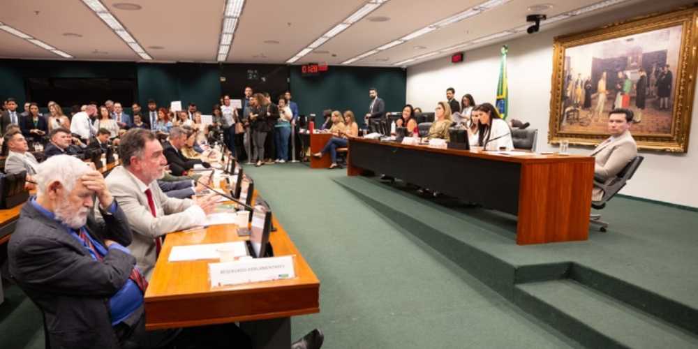 Apos pedido de vista CCJ da Camara adia votacao de.jpg