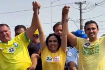 Bolsonaro e ovacionado durante motocarreata em Palmas.jpg