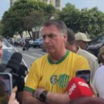 Diante da imprensa, Bolsonaro detona Alexandre de Moraes e inquéritos duvidosos