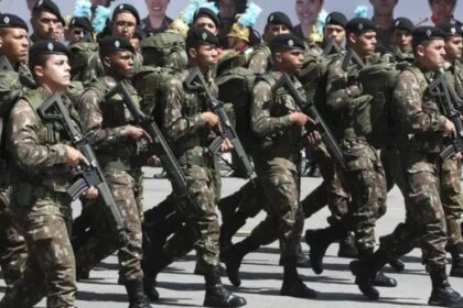 Exercito tenta esconder bonus de R 50 milhoes e lista.jpg