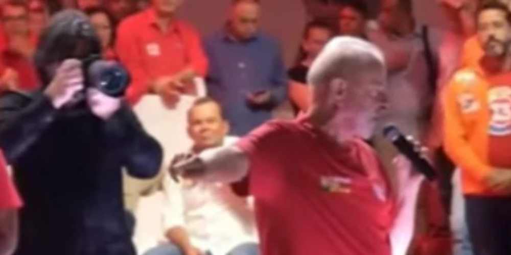 Fotografo de Lula trabalha em evento do PT e Secom.jpg