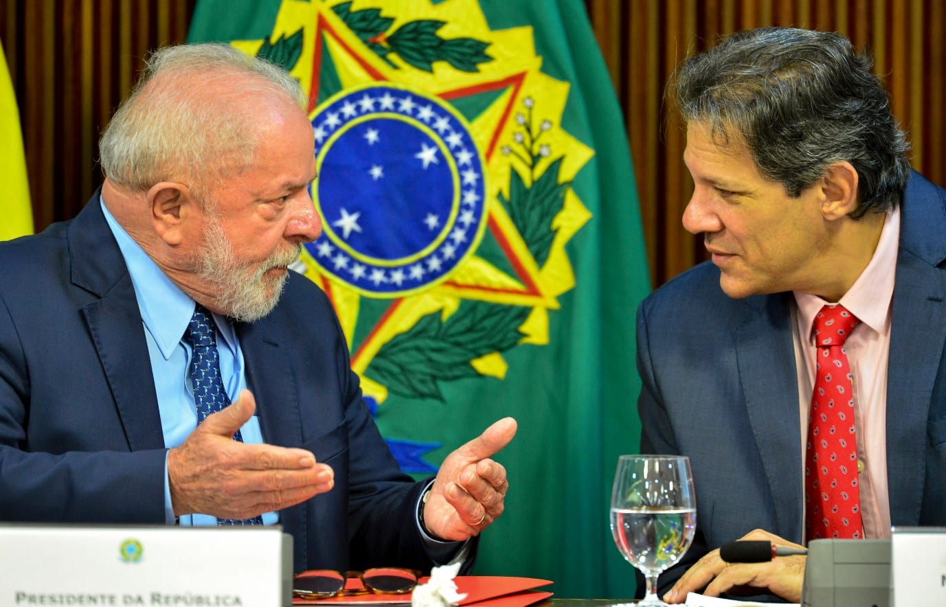 Governo Lula enfrenta deficit primario de quase R 100 bilhoes.jpg