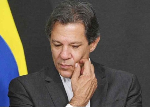 Haddad sai do Alvorada sem falar com a imprensa apos.jpg