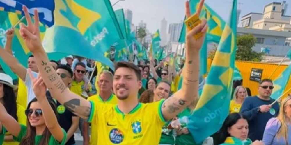 Jair Renan filho de Bolsonaro tem maior votacao para vereador.jpg